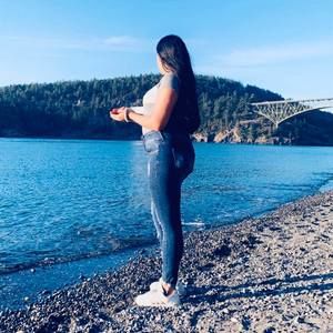 Meet your Posher, Anayeli